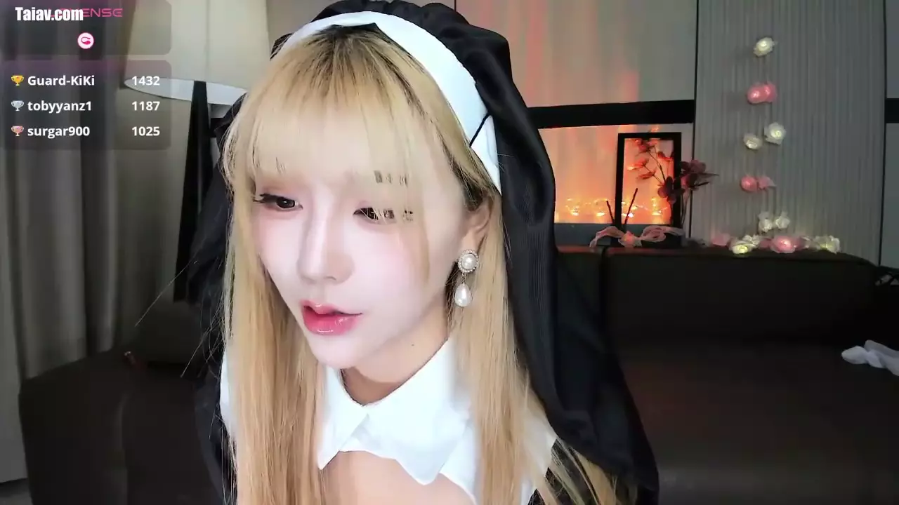 顶级炸裂 超美女神Kiki_2025 女神化身色情修女白丝喷水（3）