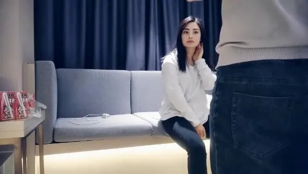 【七天高端外围】约操良家少妇 舌吻摸逼上位骑乘摸逼猛操