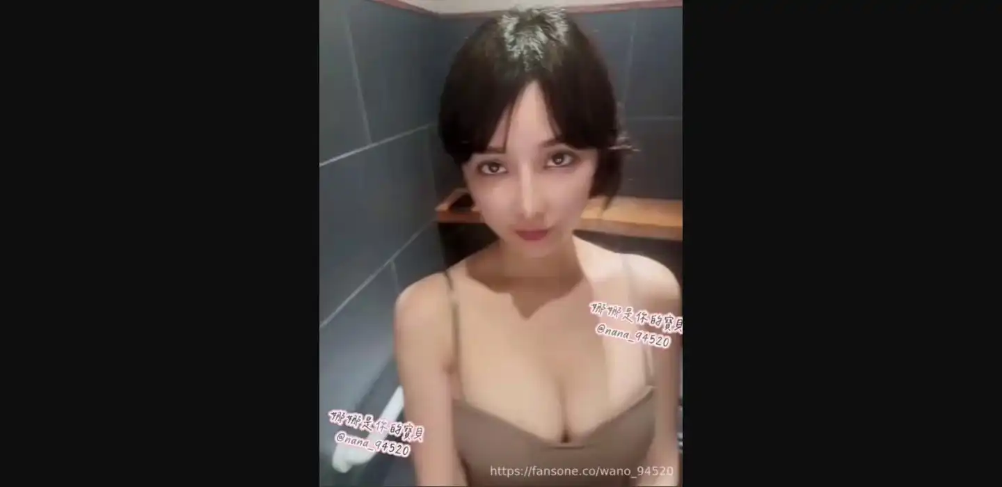 粉丝约会星X克咖啡厅公厕开干里面做爱真刺激 - 李娜娜