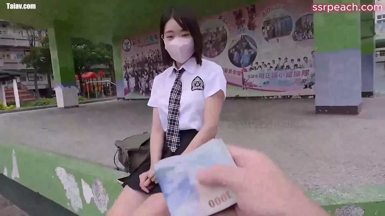 放学接客的事情 始终还是隐瞒不了，被老师发现了 - Ellie
