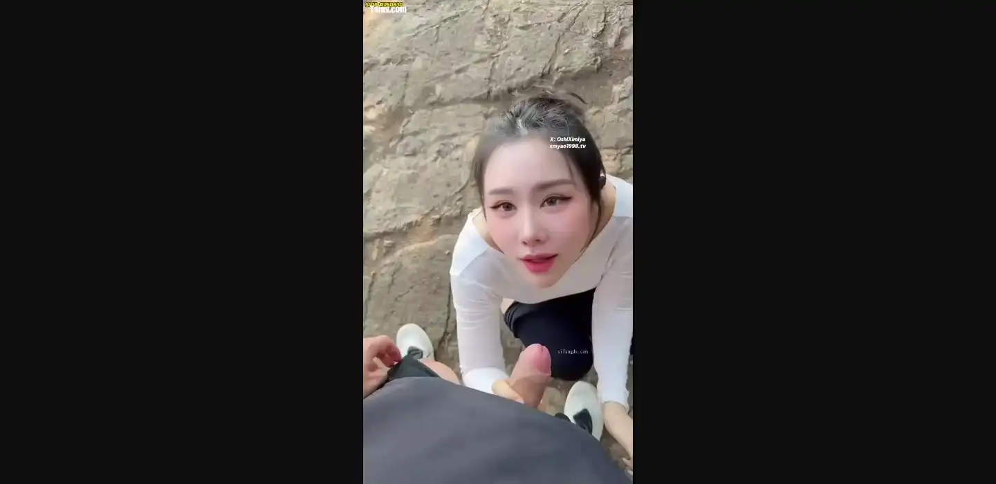 《七夕山顶偷欢》山顶上的人好多插几下，还给瑶瑶吓一跳 - 汐梦瑶