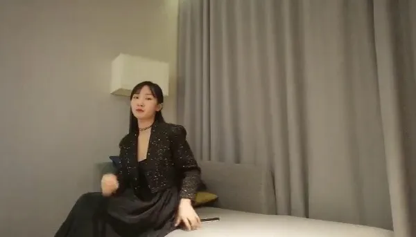 【小宝探花】约了个黑裙清纯学妹 坐在身上摸逼舔弄口交大力猛操呻吟娇喘非常诱人