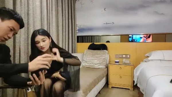 【步宾探花】极品爵士舞妹子 翘起屁股扭屁股深喉口交后入晃动奶子