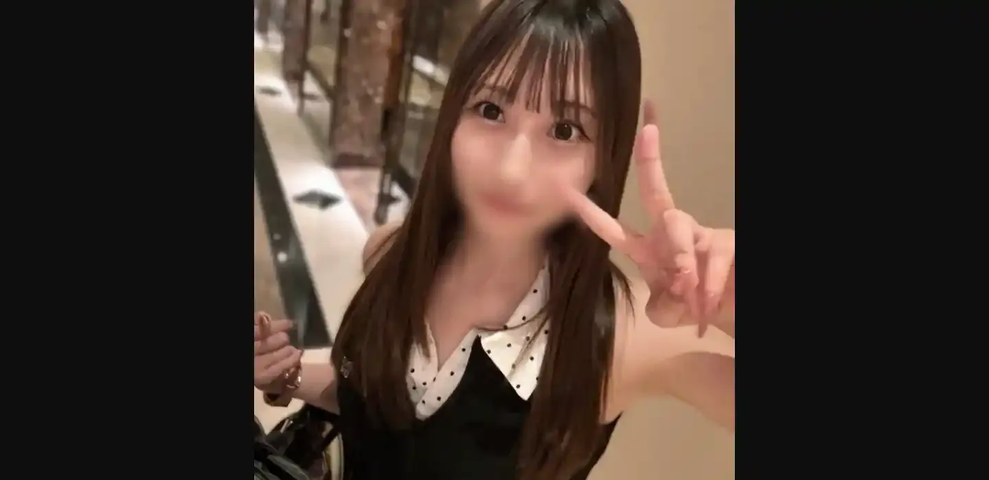 FC2PPV 4813091 和小胸大屁股正妹约会 给她紧紧的蜜穴来了两发